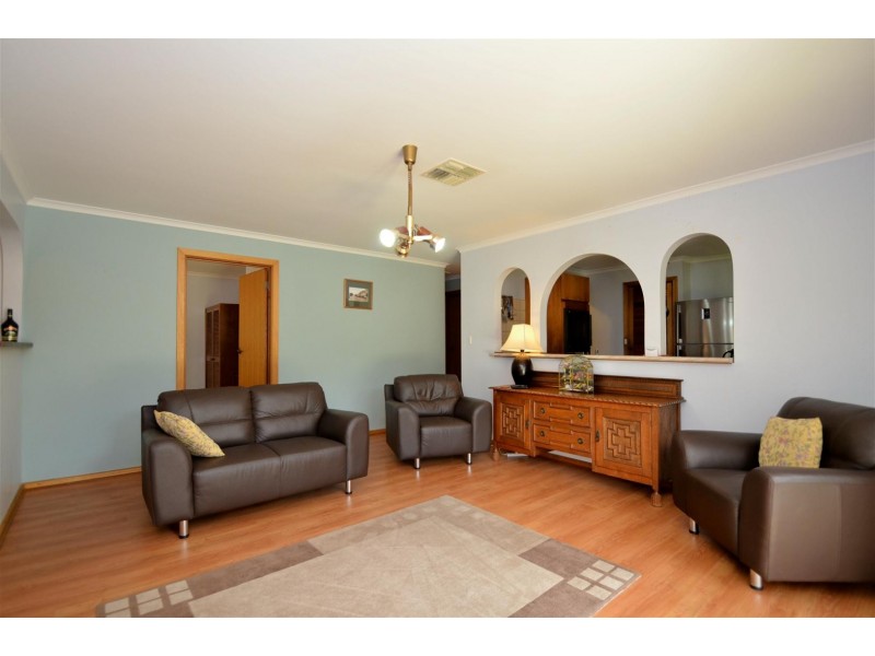 2 Elena Crescent, Hallett Cove SA 5158