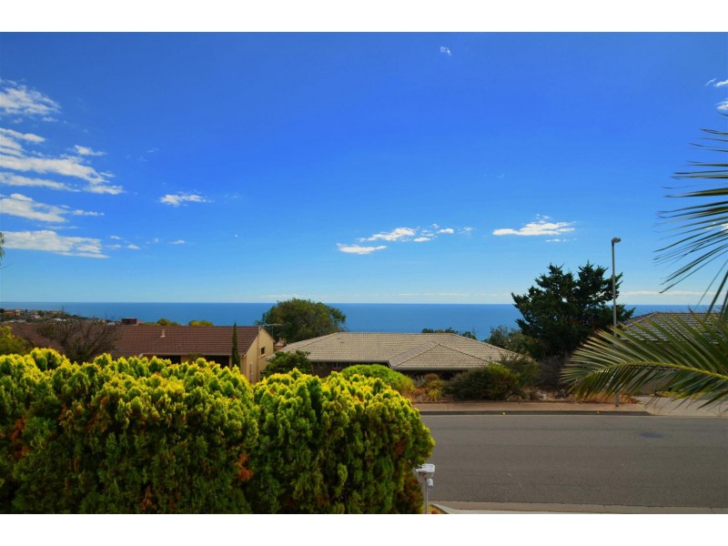 2 Elena Crescent, Hallett Cove SA 5158