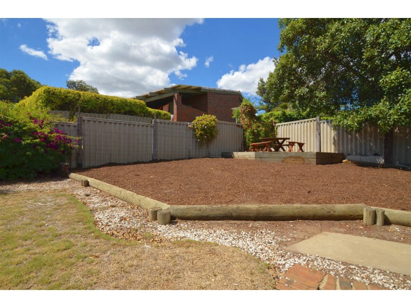 2 Elena Crescent, Hallett Cove SA 5158