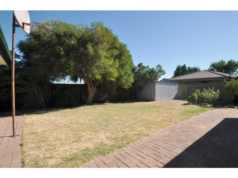11 Wylie Court, Woodcroft SA 5162