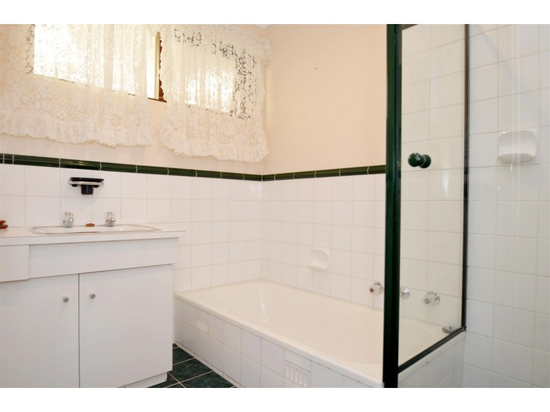 27 Misan Drive, Morphett Vale SA 5162