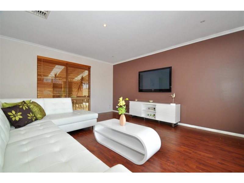 6 Verdant Parade, Woodcroft SA 5162