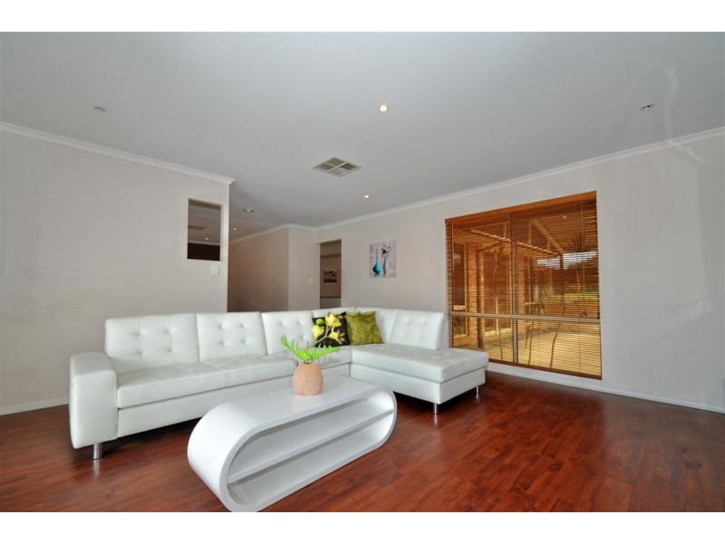 6 Verdant Parade, Woodcroft SA 5162