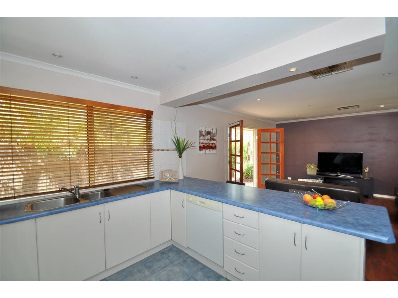 6 Verdant Parade, Woodcroft SA 5162