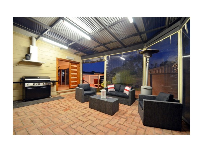 4 Lawson Road, Happy Valley SA 5159