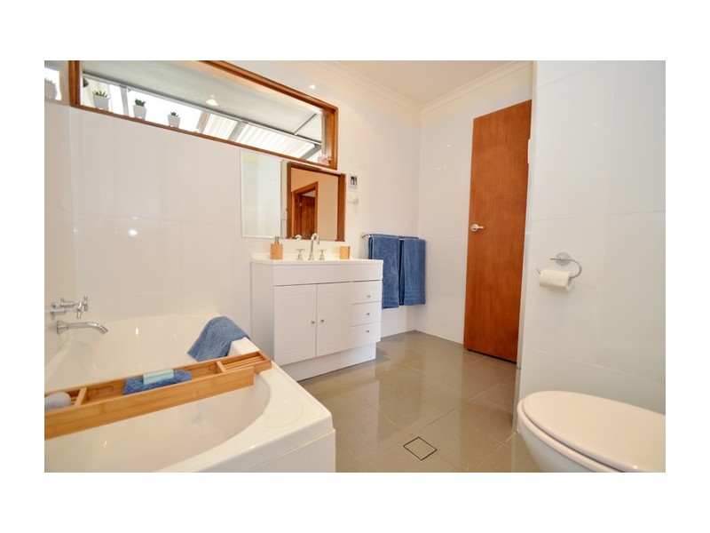 4 Lawson Road, Happy Valley SA 5159