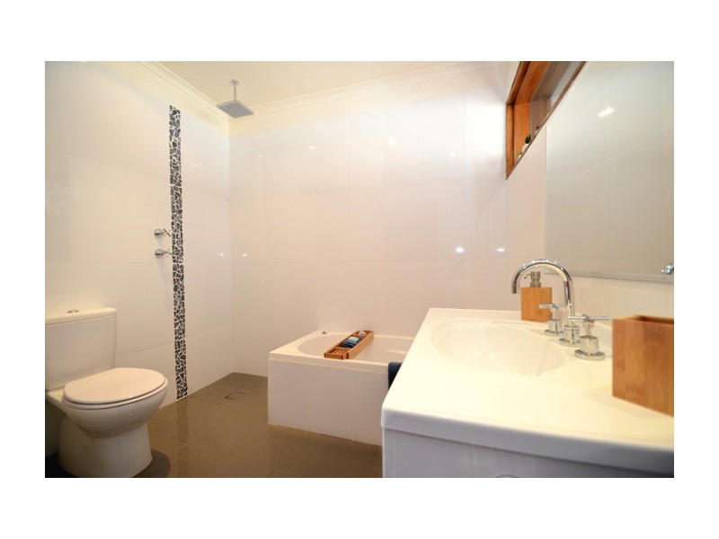 4 Lawson Road, Happy Valley SA 5159