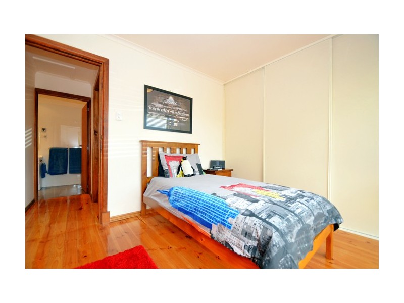 4 Lawson Road, Happy Valley SA 5159