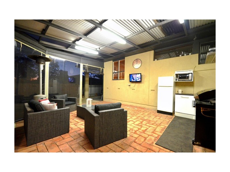 4 Lawson Road, Happy Valley SA 5159