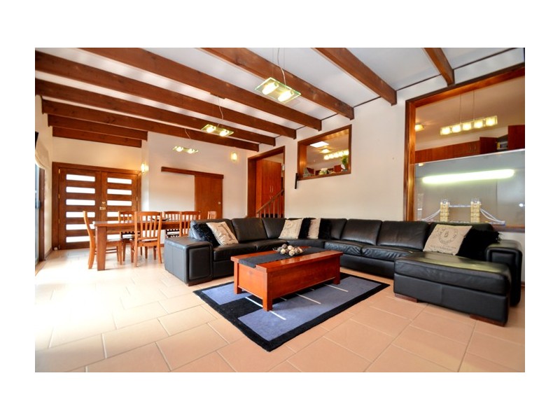 4 Lawson Road, Happy Valley SA 5159