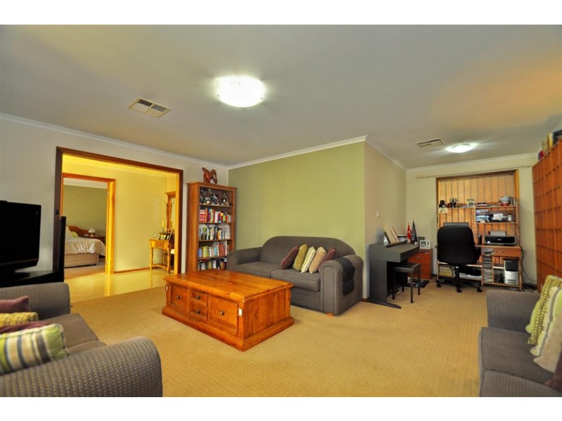 10 Furioso Drive, Woodcroft SA 5162