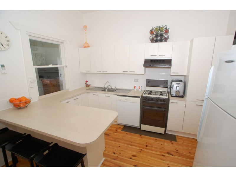 8 Saint Georges Avenue, Glandore SA 5037