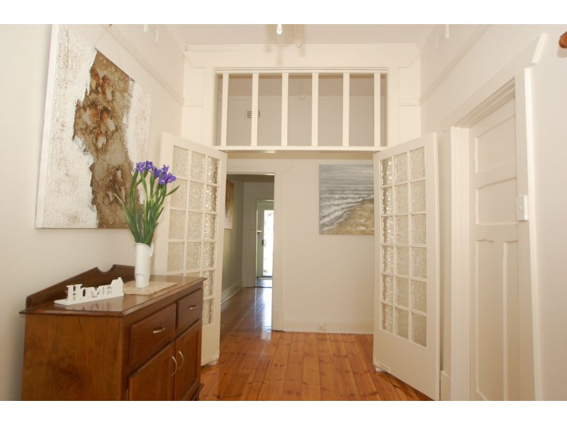 8 Saint Georges Avenue, Glandore SA 5037