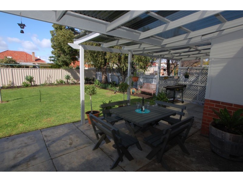 8 Saint Georges Avenue, Glandore SA 5037