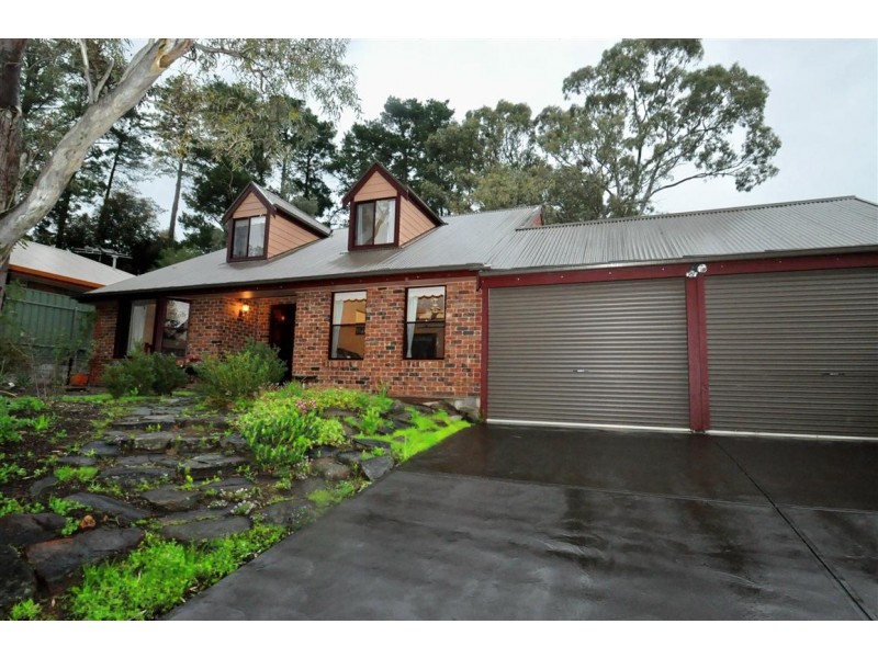 23 Dunalbyn Drive, Aberfoyle Park SA 5159