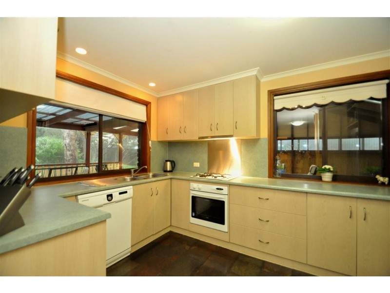 23 Dunalbyn Drive, Aberfoyle Park SA 5159