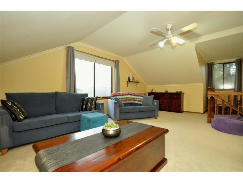 23 Dunalbyn Drive, Aberfoyle Park SA 5159