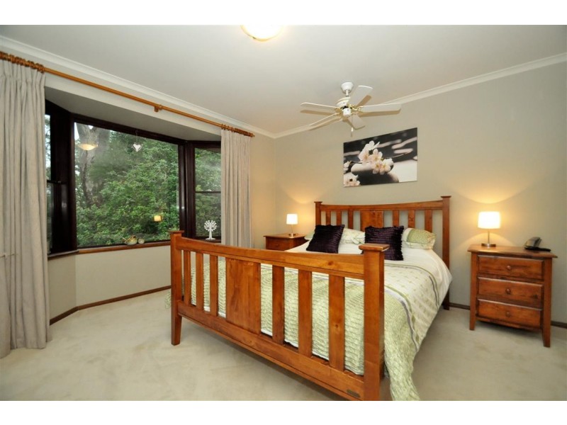 23 Dunalbyn Drive, Aberfoyle Park SA 5159