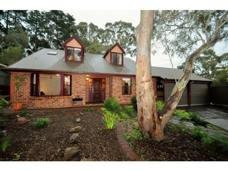 23 Dunalbyn Drive, Aberfoyle Park SA 5159