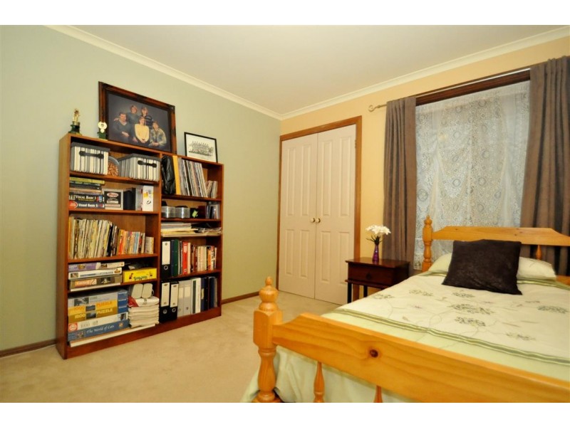 23 Dunalbyn Drive, Aberfoyle Park SA 5159