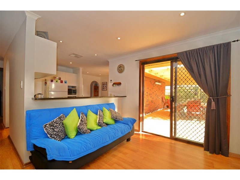 17 Sherebrooke Boulevard, Woodcroft SA 5162