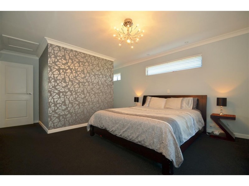 17 Sherebrooke Boulevard, Woodcroft SA 5162