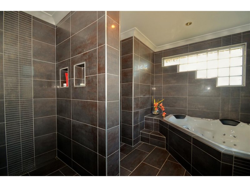 17 Sherebrooke Boulevard, Woodcroft SA 5162