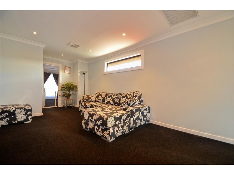 17 Sherebrooke Boulevard, Woodcroft SA 5162