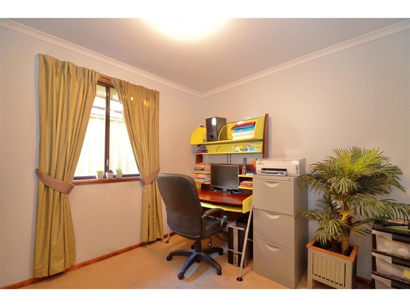 17 Sherebrooke Boulevard, Woodcroft SA 5162
