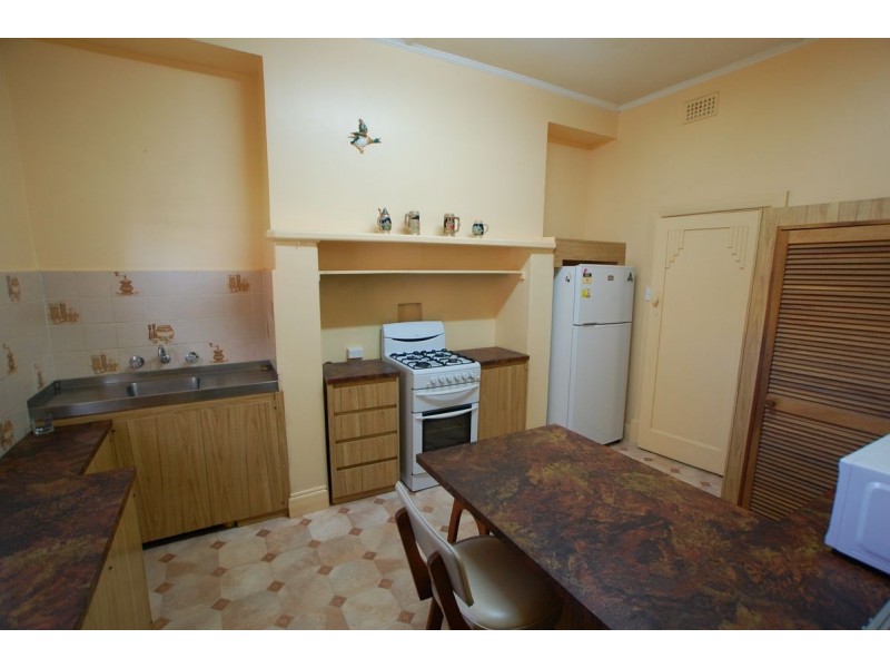 7 Albion Ave, Glandore SA 5037