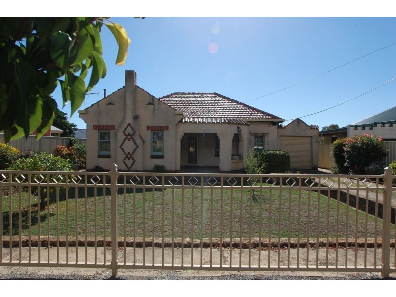 7 Albion Ave, Glandore SA 5037
