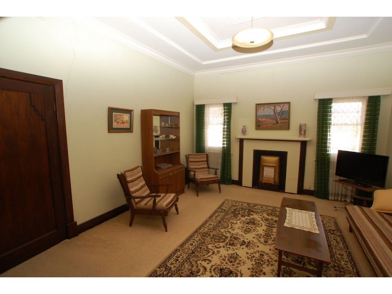 7 Albion Ave, Glandore SA 5037