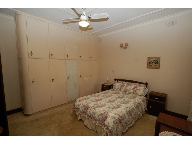 7 Albion Ave, Glandore SA 5037
