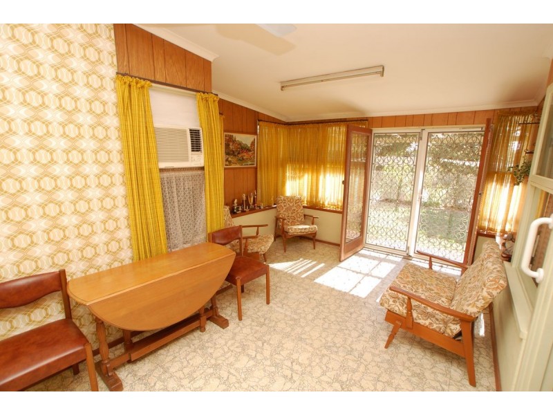 7 Albion Ave, Glandore SA 5037