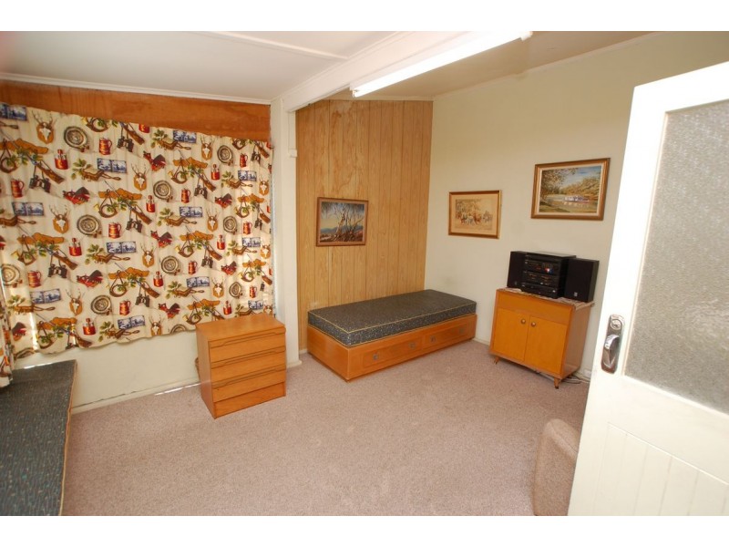 7 Albion Ave, Glandore SA 5037