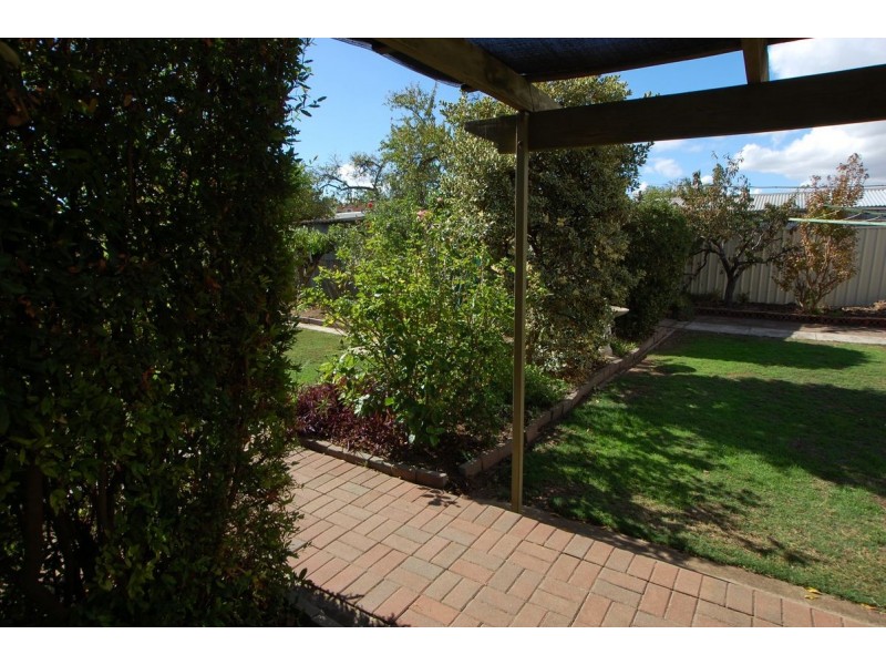 7 Albion Ave, Glandore SA 5037