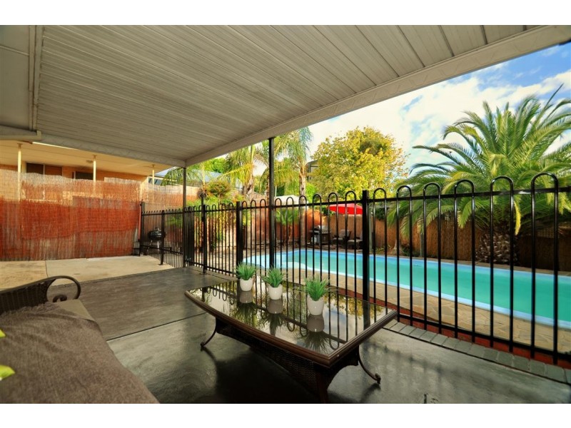 4 Kimberly Way, Happy Valley SA 5159