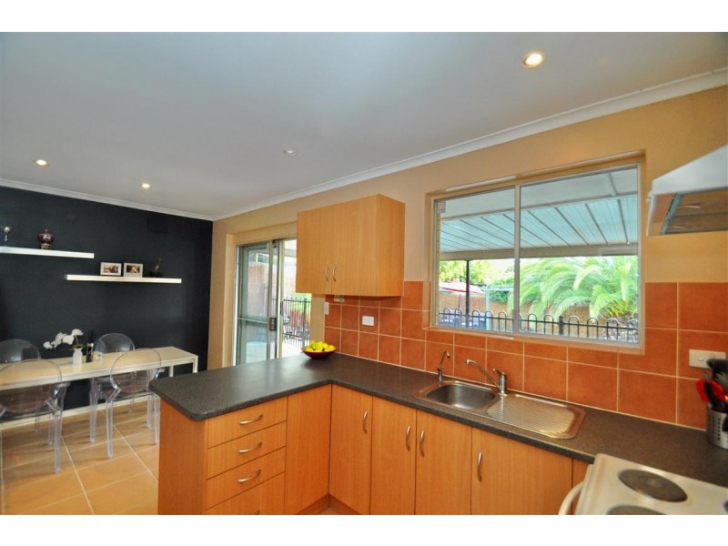 4 Kimberly Way, Happy Valley SA 5159