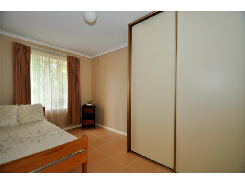 4 Kimberly Way, Happy Valley SA 5159