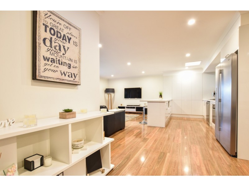 1 Barr Road, Happy Valley SA 5159