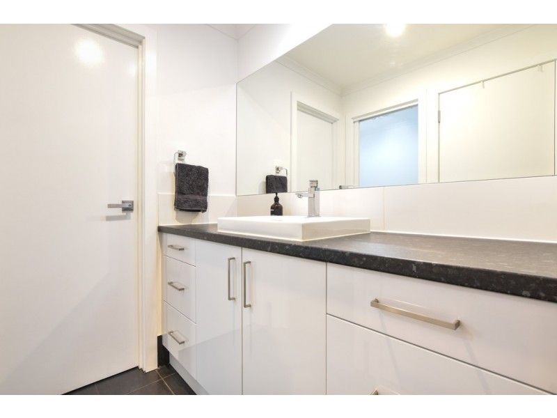 1 Barr Road, Happy Valley SA 5159