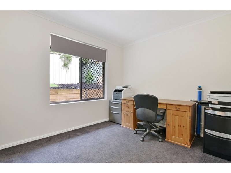 1 Barr Road, Happy Valley SA 5159