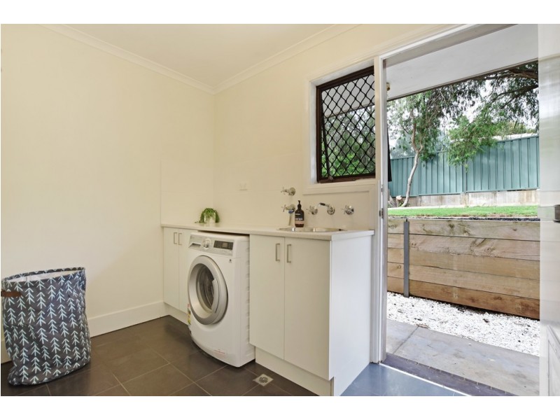 1 Barr Road, Happy Valley SA 5159