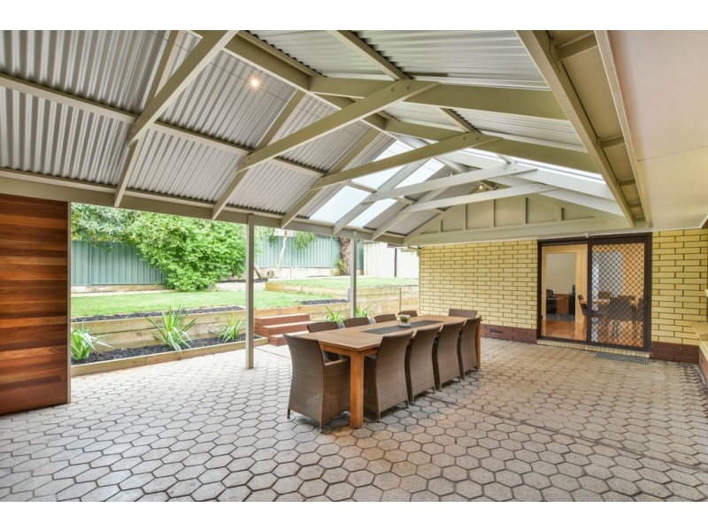 1 Barr Road, Happy Valley SA 5159