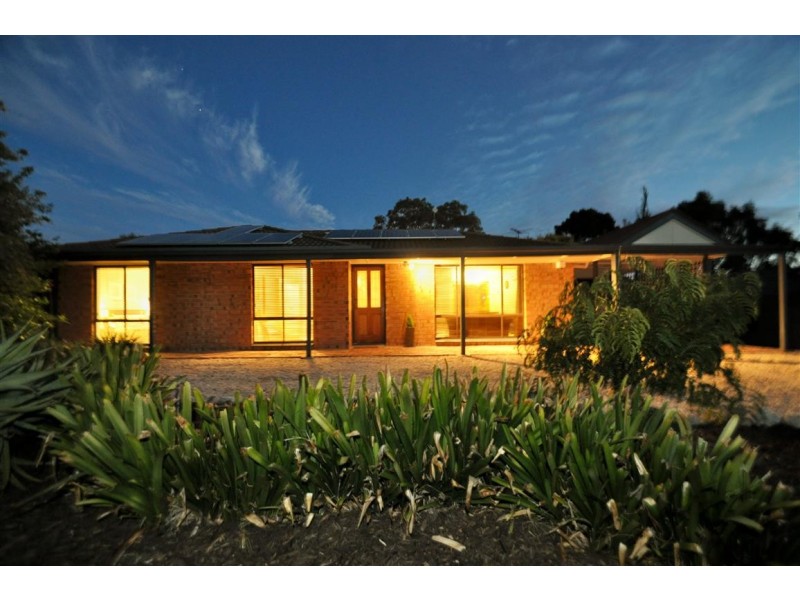 6 Julie Street, Aberfoyle Park SA 5159