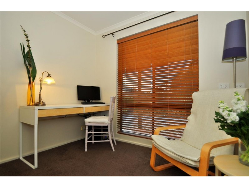 6 Julie Street, Aberfoyle Park SA 5159
