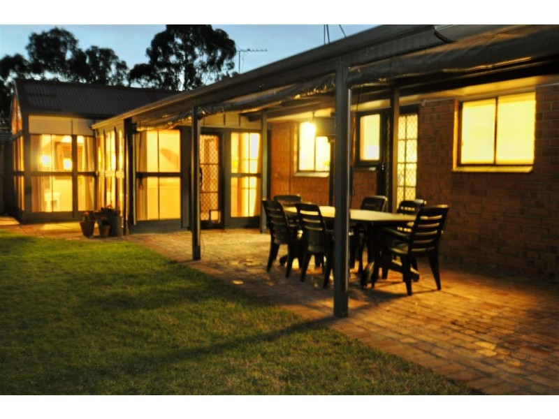 6 Julie Street, Aberfoyle Park SA 5159