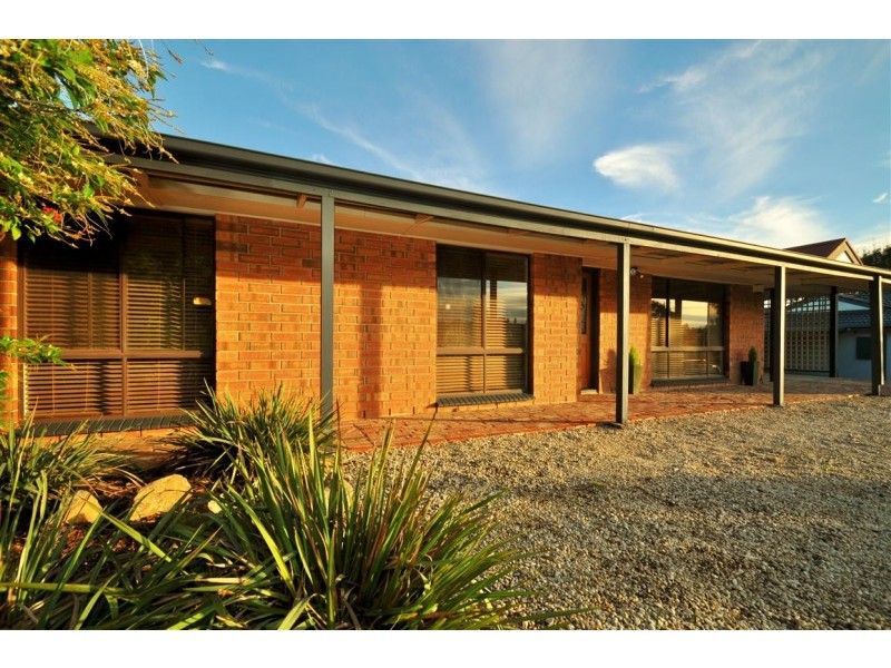 6 Julie Street, Aberfoyle Park SA 5159