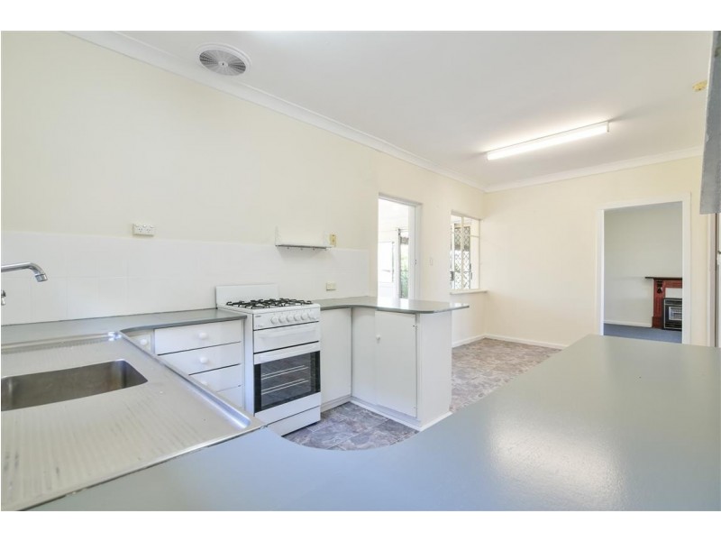 4 Weaver Avenue, Morphett Vale SA 5162