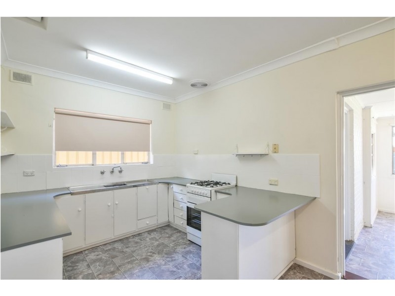 4 Weaver Avenue, Morphett Vale SA 5162